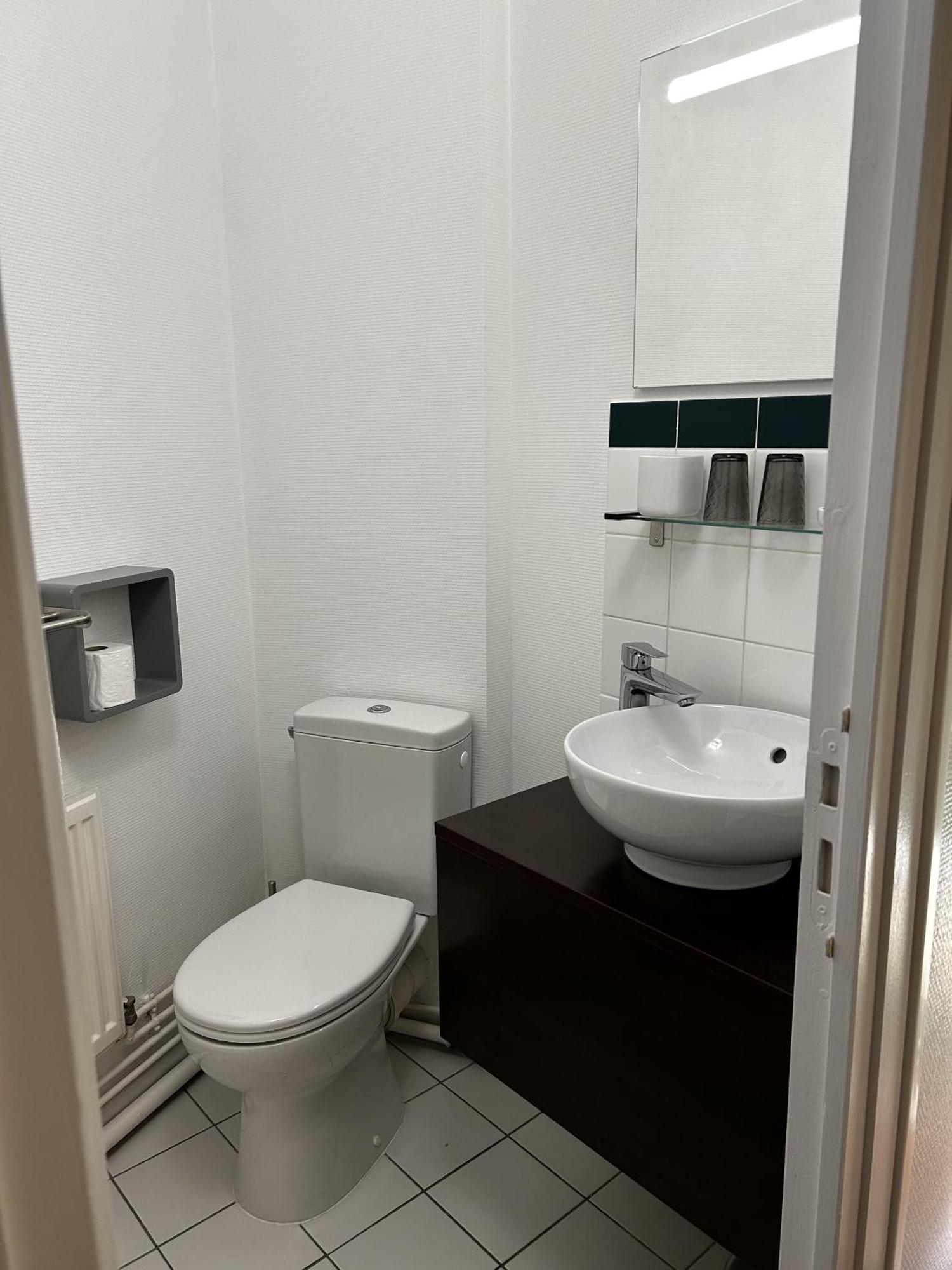 Hotel La Cuisine Des Lulus Montainville  Room photo